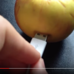 Comment recharger un iPhone avec une pomme ?